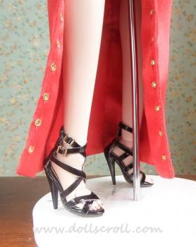 Integrity Toys - FR:16 - Hot Blooded - Doll