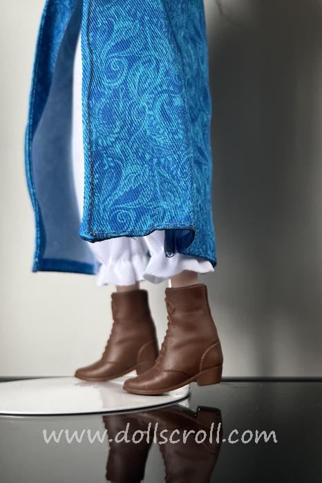 Laced-up boots